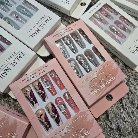 Nails - Picture 5 of 6